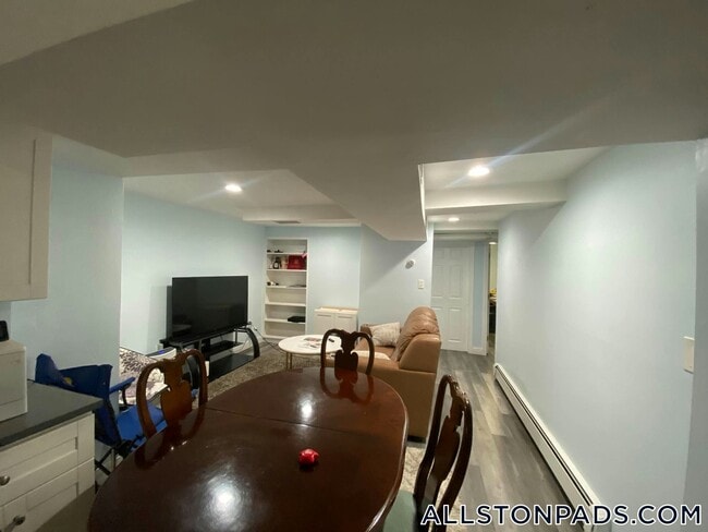 Building Photo - 53 Gardner St Unit B