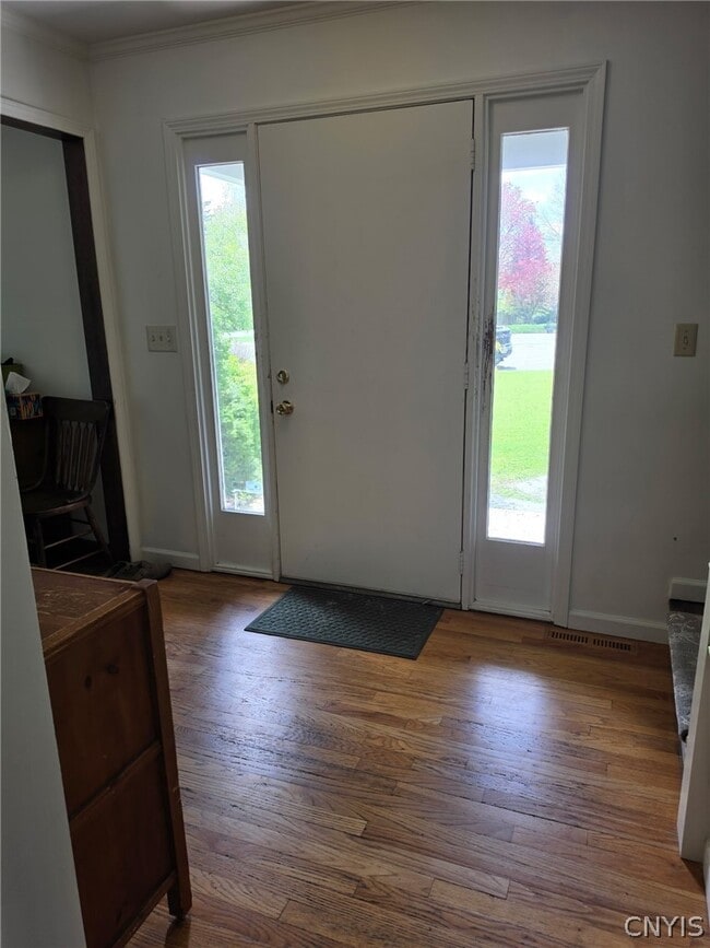 Photo - 96 Charing Rd