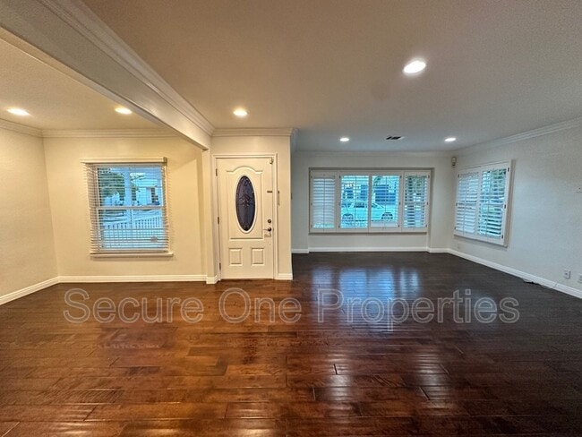 Photo - 16823 Otsego St