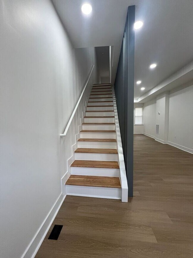 Photo - 3 bedrooms 2 bathrooms, 21218