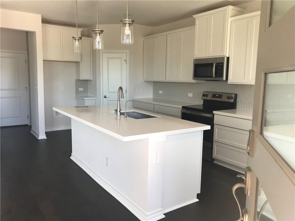 Photo - 712 Long Run