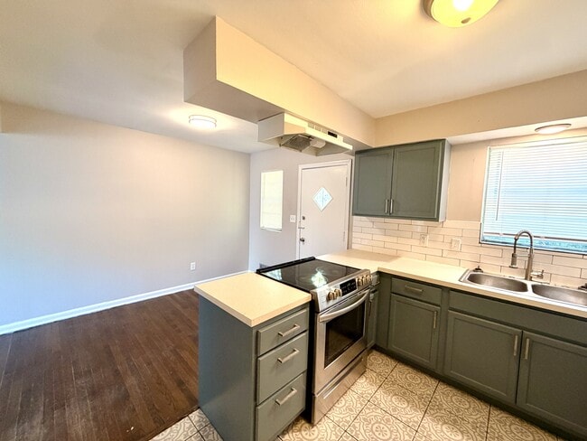 Photo - 7346 Wayne Ave