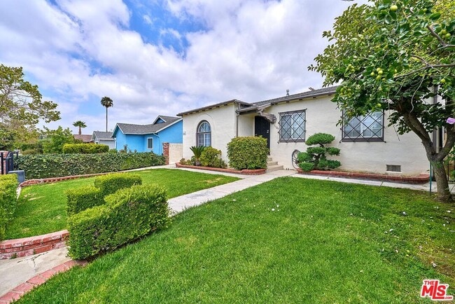 Photo - 1120 S Plymouth Blvd