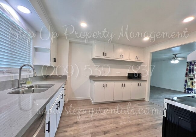 12915 Mountain View Rd Unidad A