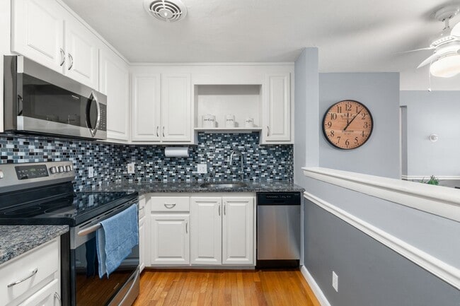 Photo - 32 Whitman Rd Unidad 1-4