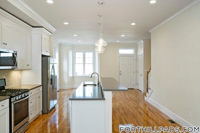 Photo - 130 Roxbury St