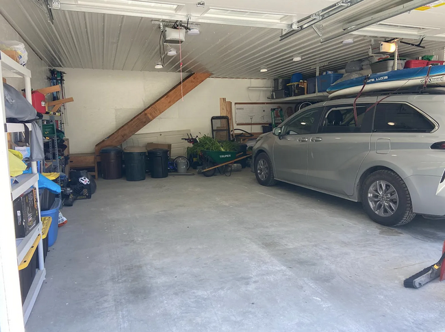 garage parking spot - 403 Carr Creek Rd House