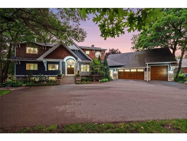 Photo - 3135 Shoreline Dr