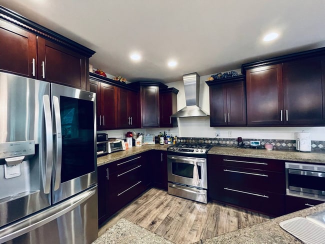 Photo - 5102 Willow Ln NW Unidad 1