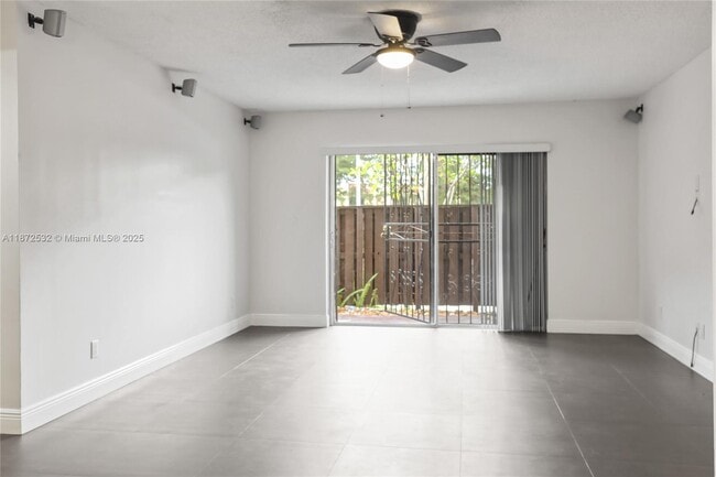 Photo - 13720 SW 90th Ave Unit 5