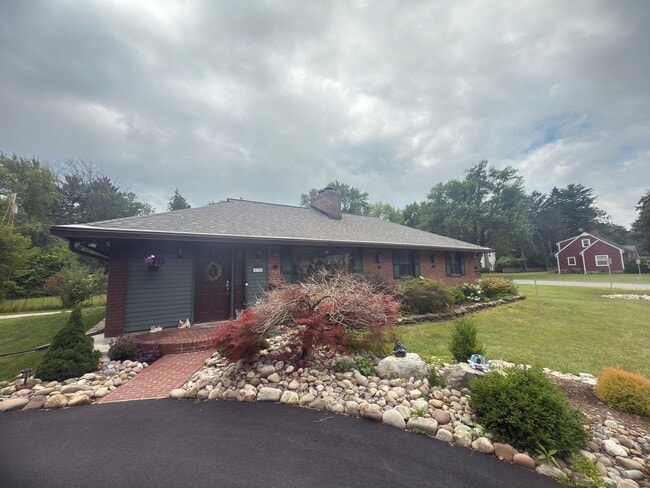 Photo - Charming 3-Bedroom Home + Bonus Room in Prime Niskayuna Location!