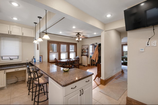 Cocina de concepto abierto - 6324 W Wells St