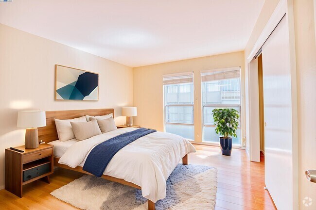 Building Photo - 3815 Harrison St Unit 202 Rental