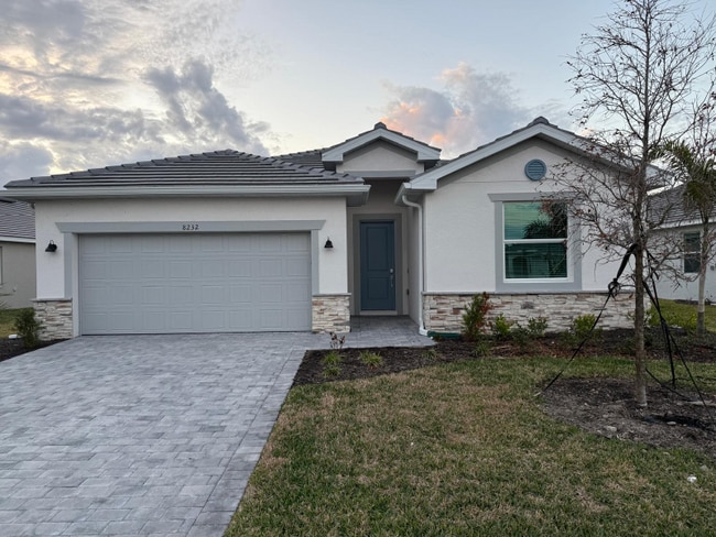 Building Photo - 8262 Shr Lk Dr Rental