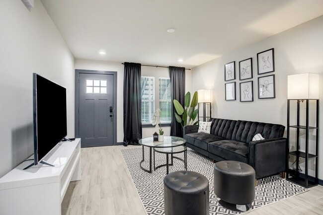 Photo - 3448 Elgin St Unit 5