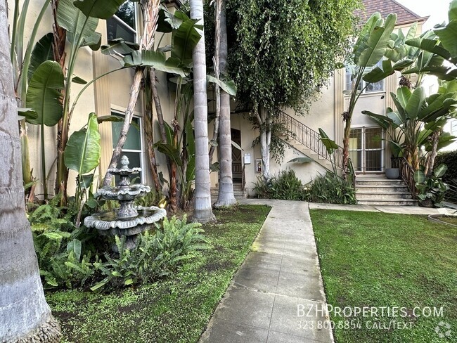 Building Photo - Gorgeous Just Finished Remodeling 2Bed 2Ba... Unit 451 Rental