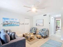 Photo - 350 Grapetree Dr