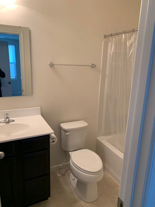 Photo - 120 Singleton Way