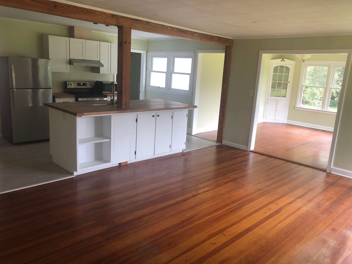 Photo - 3022 Livingston Rd