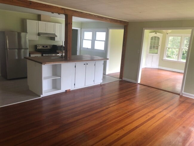 Building Photo - 3022 Livingston Rd Rental