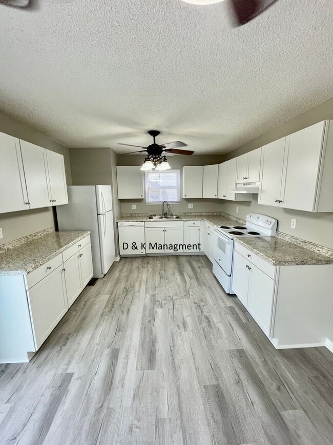 Photo - ***COMING SOON*** Beautiful 3 Bedroom, 2.5 Bath Home in the Cedar Bluff Area of Knoxville! Availa...
