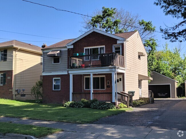 Building Photo - 1788/90 Tanglewood Unit 1788 Rental