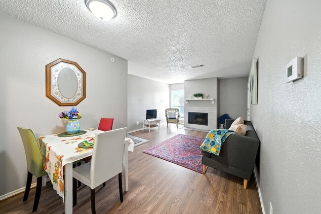 Building Photo - 2501 Gulf Fwy Unit 7A Rental