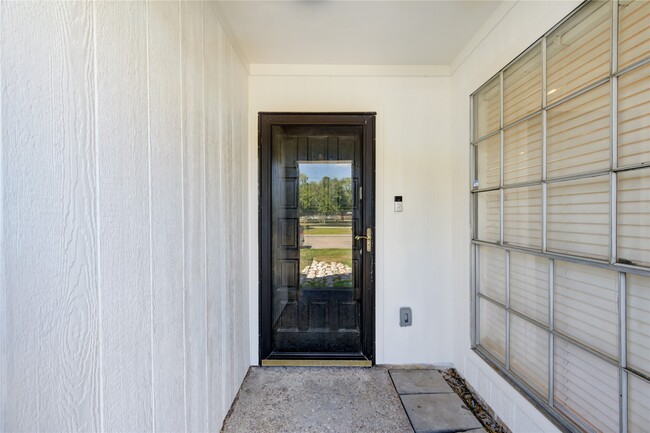 Photo - 9031 Sharpcrest St