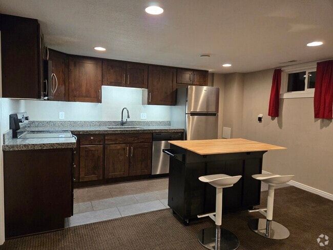 Building Photo - 864 E 200 S Rental