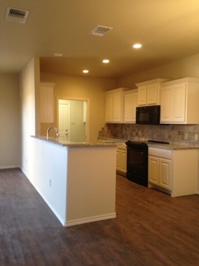 DB 1215 Preston Trails Apartment Unit A Wolfforth, TX