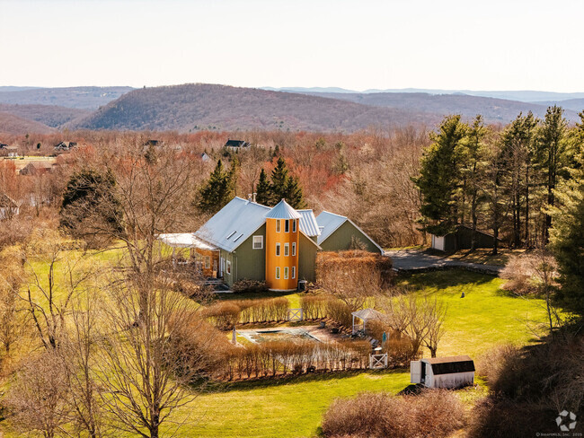 Building Photo - 187 Old Mt Tom Rd Rental
