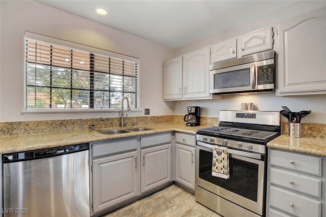 Photo - 2851 S Valley View Blvd Unidad 1016