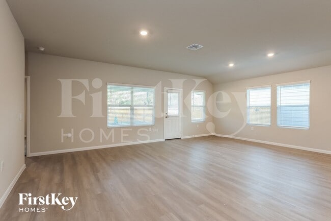 Photo - 4527 Meadowland Pl