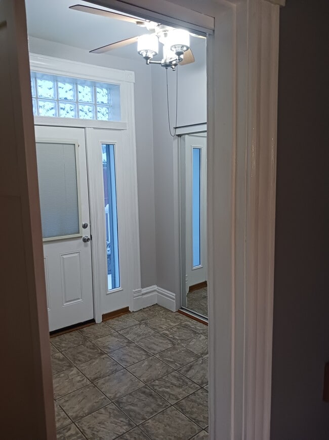 1er dormitorio - 2342 Arkansas Ave Unidad Tower Grove East