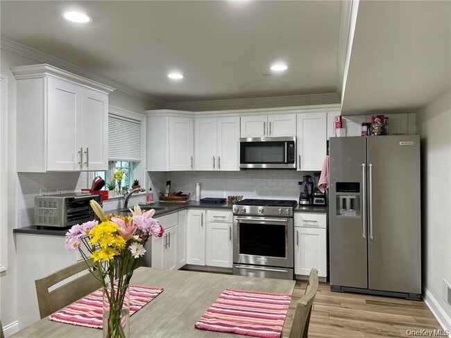 Photo - 29 Carpenter Ave Unidad B6