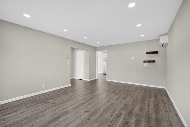 Photo - 42645 Newport Dr