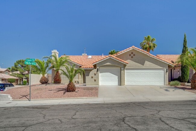 Building Photo - Remodeled Single Story, 4 Bedroom Home in Desert Shores