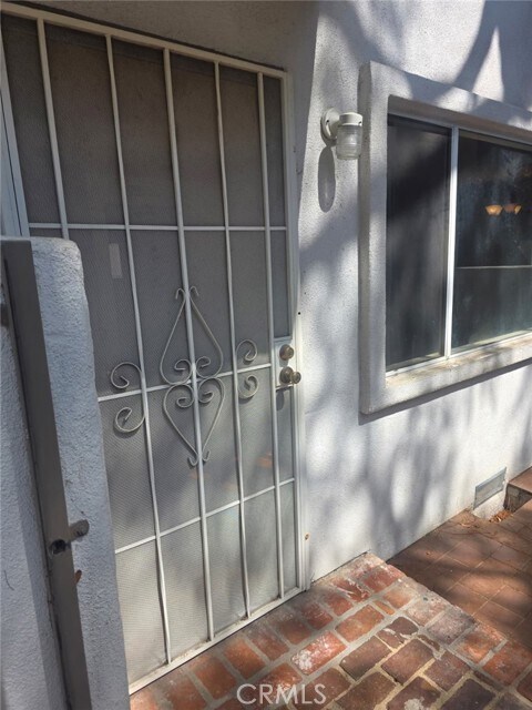 Photo - 18601 Collins St Unidad D7