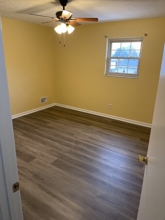 4507 #3 Landside Drive Unit 4