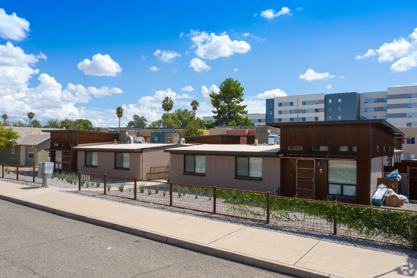 Photo - 1114 E Adams St