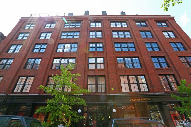 Photo - 211 Elizabeth St