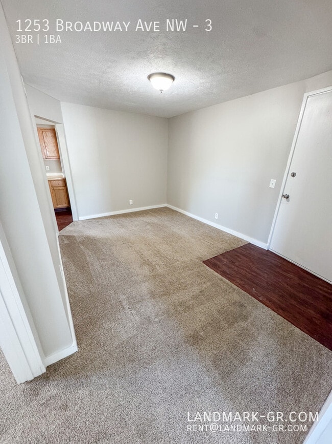 1253 Broadway Ave NW Unit 3
