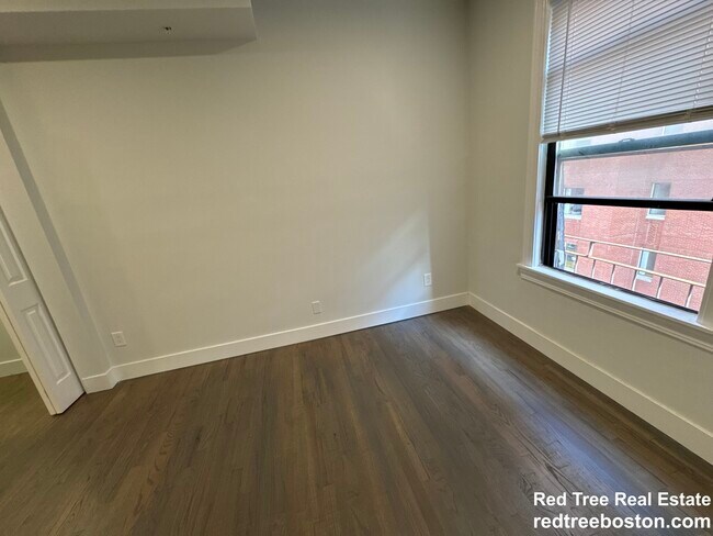 Photo - 270 Newbury St Unit 10