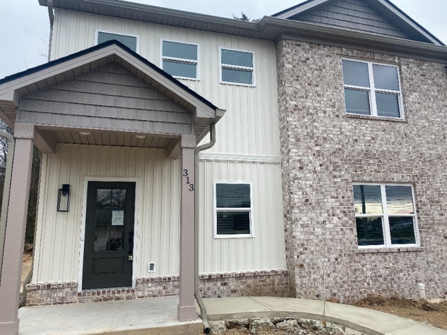 Building Photo - 313 W Broad St