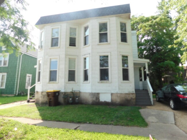 Building Photo - 109 E Washington St Unit 1 Rental