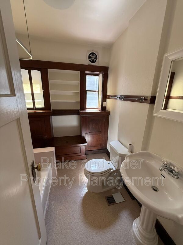 Photo - 2825 NE 27th Ave