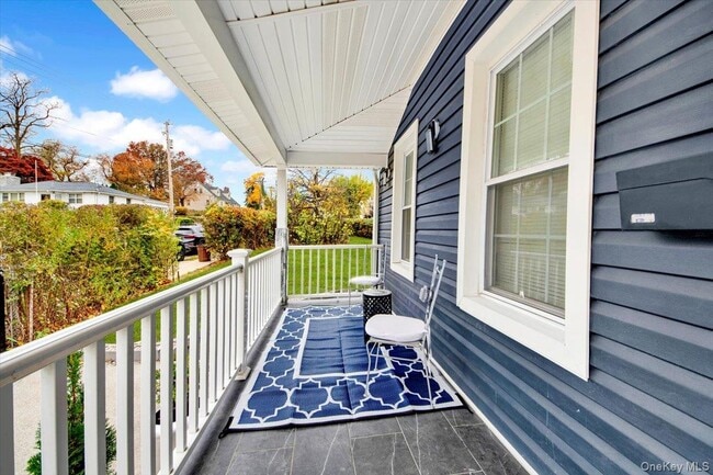 Photo - 75 W Kingsbridge Rd