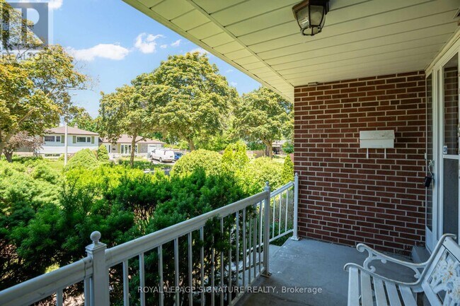Photo - 141 Oakmeadow Blvd