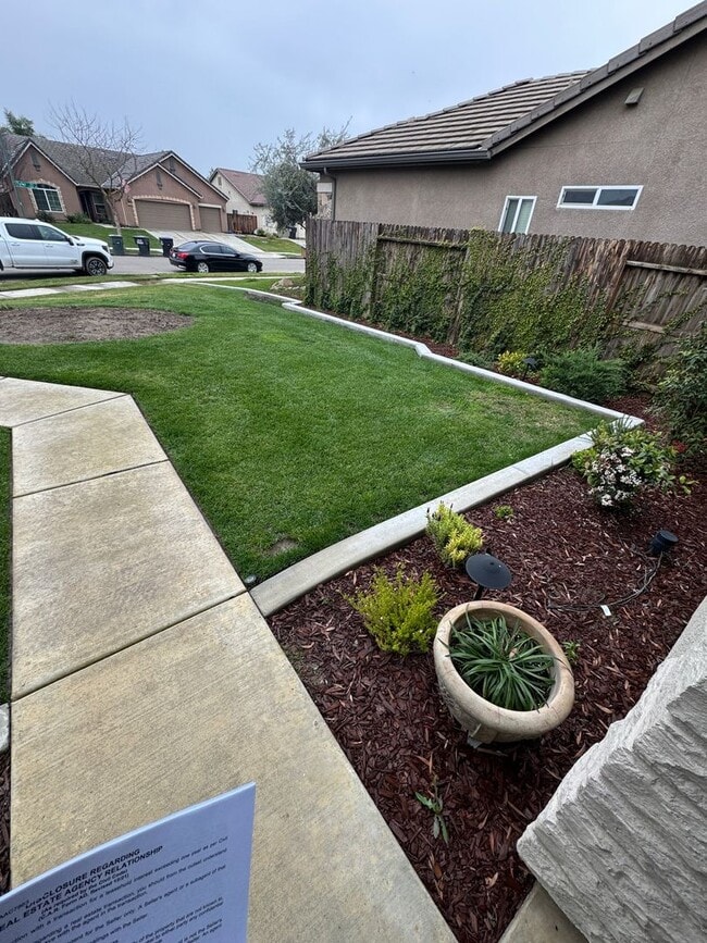 Photo - 3 bed 2 bath - beautiful home!