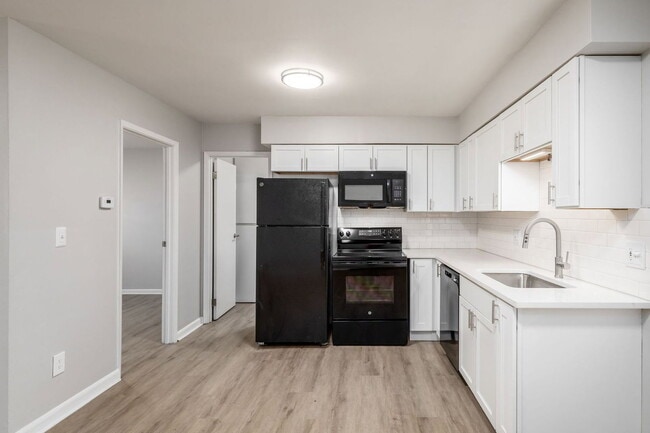Photo - 639 Riverview Dr Unit 8